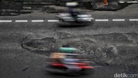 Banyaknya jumlah korban yang terjatuh akibat lubang tersebut