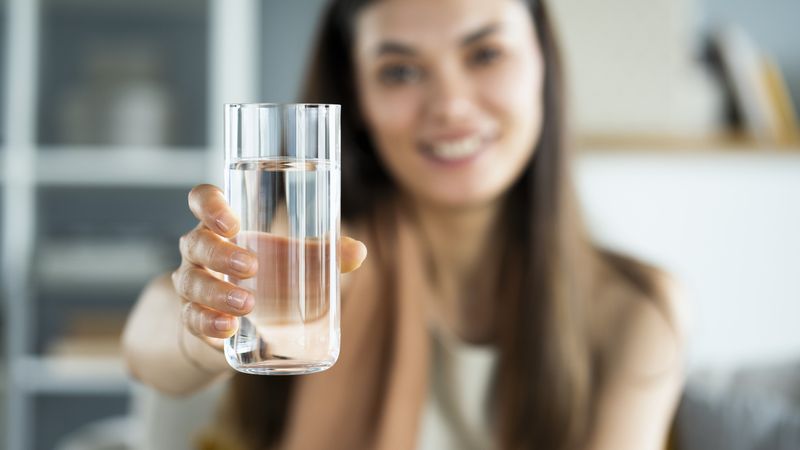 Penelitian Terbaru! Orang Tidak Boleh Minum Air Terlalu Banyak