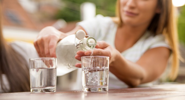Penelitian Terbaru! Orang Tidak Perlu Minum Air Putih Terlalu Banyak