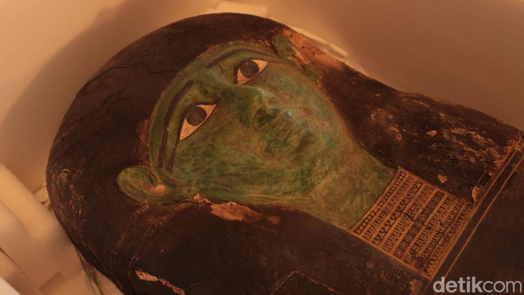 Foto: Diselundupkan, Tutup Peti Mati Sarkofagus Hijau Dipulangkan AS ke Mesir
