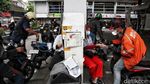 Pertamax cs Turun, Antrean di SPBU Mengular
