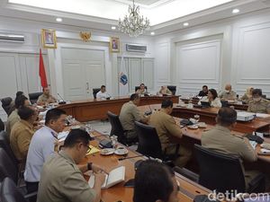 Heru Budi Pimpin Rapim di Balai Kota, Bahas Pengembangan NCICD