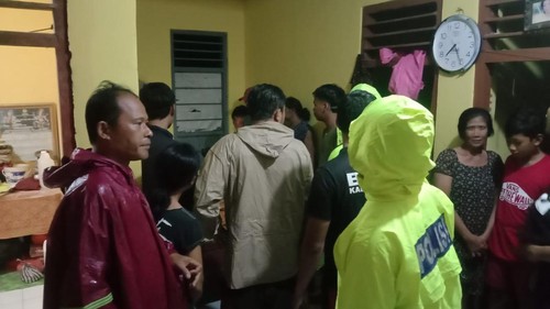 Pria asal Buleleng bernama Made Somerawa yang ditemukan tak bernyawa di pematang sawah dievakuasi ke rumahnya, Senin (2/1/2023) sore.