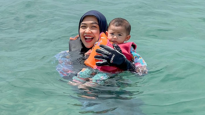 Ria Ricis liburan ke Bali