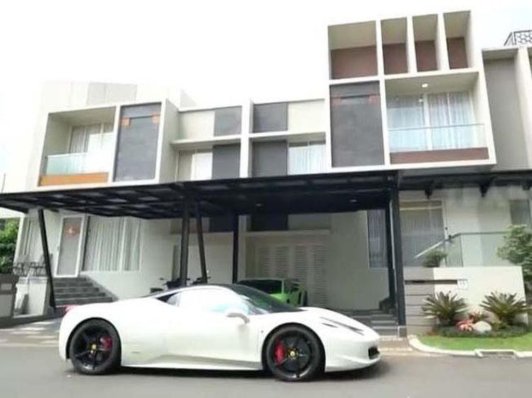 Foto: Rumah Mewah Valencia Nathania, Hasil Jualan Skincare Jerawat