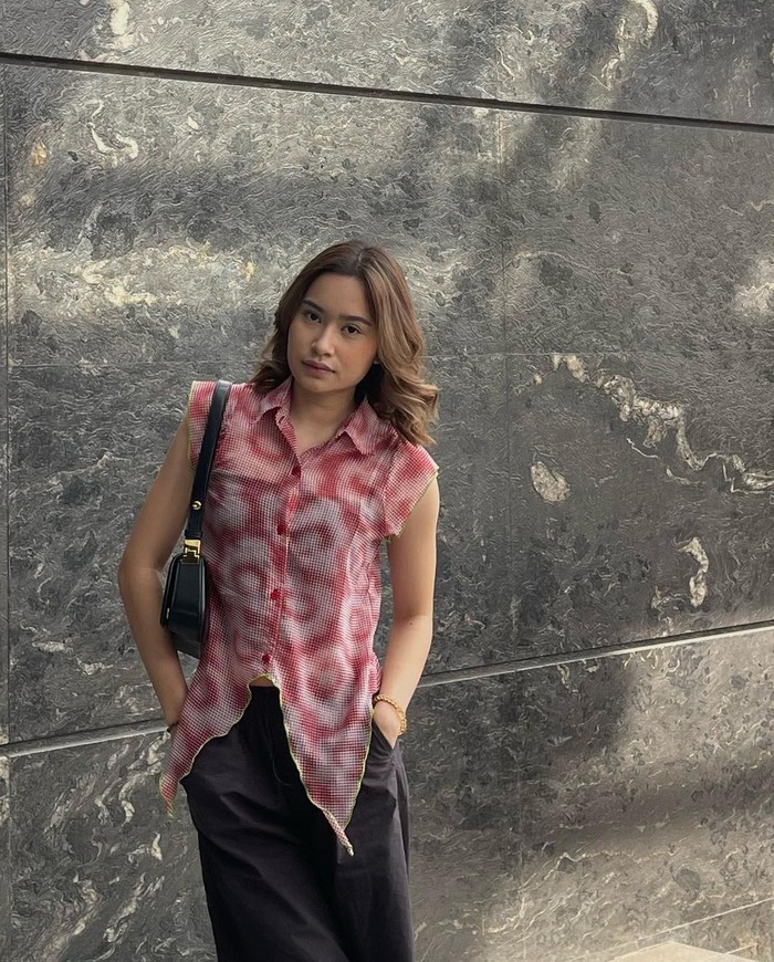 satine zaneta