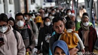 Sebagian dari mereka tampak mengajak keluarganya.