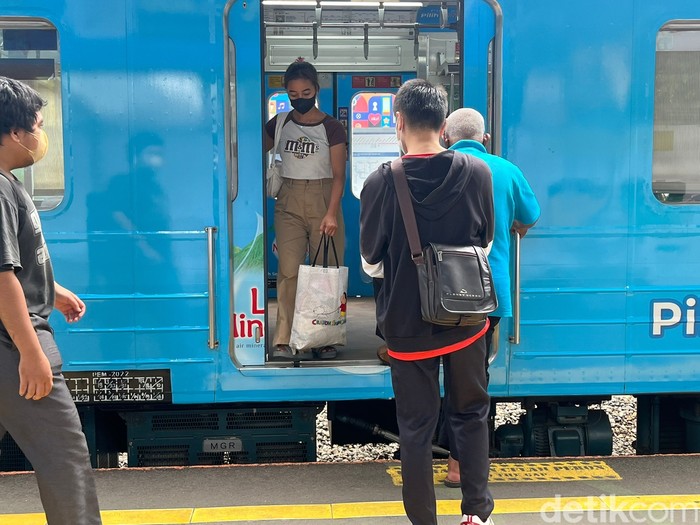 Stasiun Tebet, celah peron tinggi. 3 Januari 2023. (M Hanafi Aryan/detikcom)