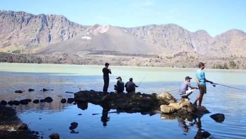Suasana Danau Segara Anak di Gunung Rinjani Lombok.