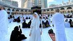 Syiva Angel Serasa di Dunia Berbeda saat Umrah