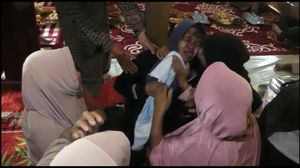 Tangis Keluarga Sambut TKW asal Pinrang yang Hilang Kontak 28 Tahun