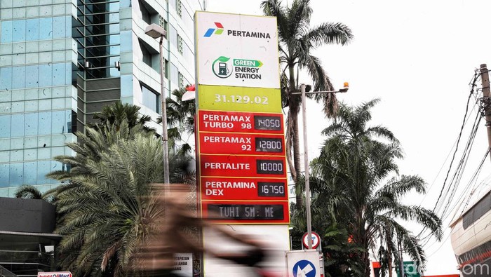 Turun Harga, Pertamax Jadi BBM Ron 92 Paling Murah Lho di Indonesia Turun Harga, Pertamax Jadi BBM Ron 92 Paling Murah Lho di Indonesia