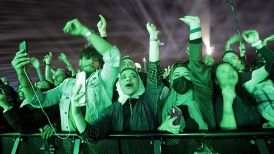Wajah Baru Arab Saudi, Kini Banyak Perempuan Tanpa Abaya dan Cadar
