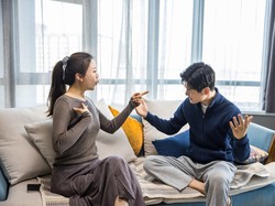 Cekcok dengan Suami Tiba-tiba Digugat Cerai, Bisakah Rumah Tangga Bertahan?