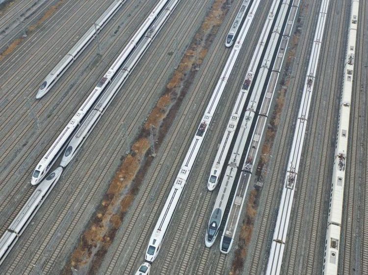 Penampakan Kereta Cepat Keluar Kandang Jelang Musim Mudik di China
