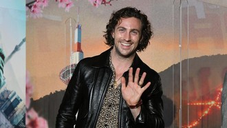 10 Selebriti Pria Tertampan dengan Wajah Hampir Sempurna Menurut Matematika