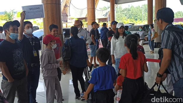 Aktivitas penumpang di Bandara Toraja, Kabupaten Tana Toraja, Sulsel.