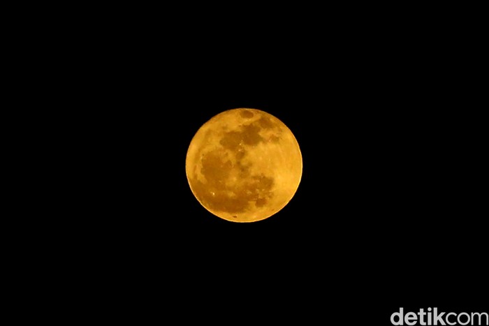 Fenomena Bulan Purnama Mikro akan terjadi pada 7 Januari 2023. Selain di tanggal 7 Januari, Bulan Purnama Mikro kembali datang pada 6 Februari 2023.
