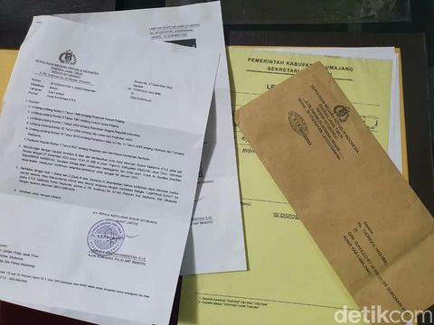 Bupati Lumajang Thoriqul Haq ditilang