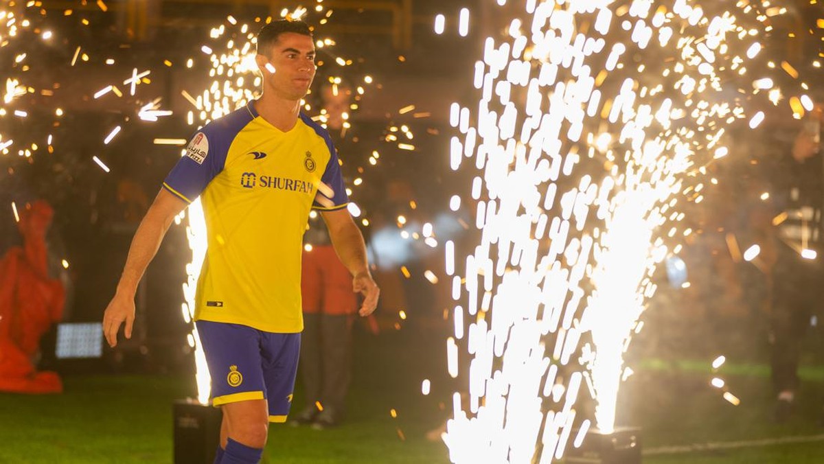 Cristiano Ronaldo belum bisa didaftarkan Al Nassr (Getty Images/Yasser Bakhsh)