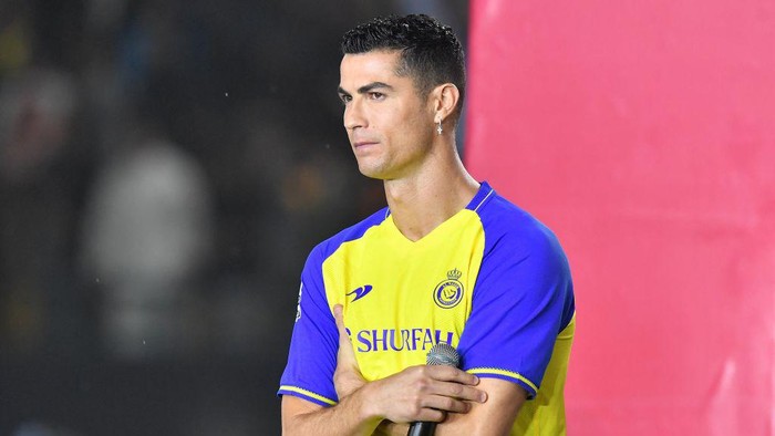 Al-Nassrs new Portuguese forward Cristiano Ronaldo takes the stage during his unveiling at the Mrsool Park Stadium in the Saudi capital Riyadh on January 3, 2023. (Photo by AFP) (Photo by -/AFP via Getty Images)