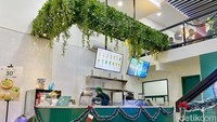 Gerai Feel Matcha pertama kali buka di Kemang, Jakarta Selatan pada November 2021 lalu. Kemunculannya pada saat itu langsung menjadi hits, banyak anak Jaksel yang penasaran dan nongkrong di sana. Foto: detikFood / Yenny Mustika Sari