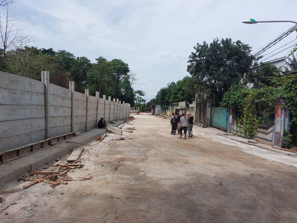 Hasil perbaikan Jl Pangkalan 1A setelah sebelumnya longsor. (Dok DBMSDA Kota Bekasi)