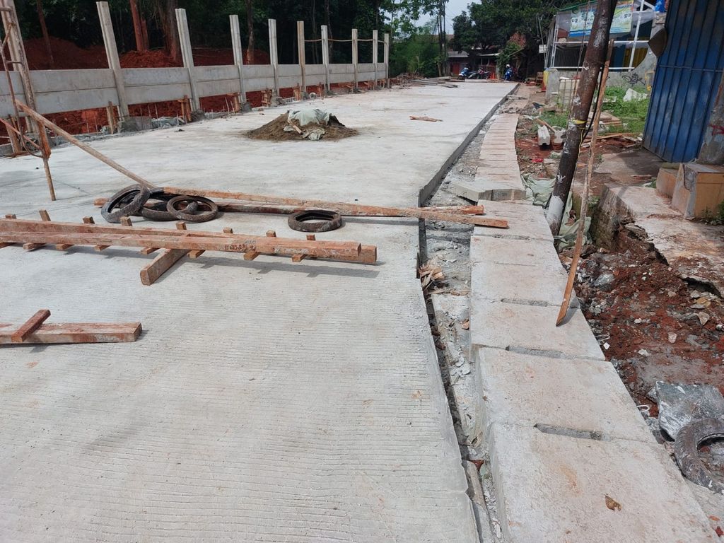 Hasil perbaikan Jl Pangkalan 1A setelah sebelumnya longsor. (Dok DBMSDA Kota Bekasi)