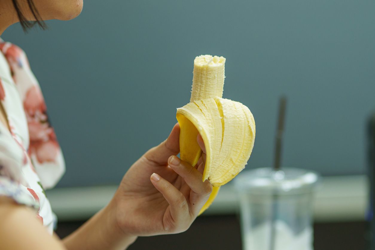Ilustrasi Makan Pisang