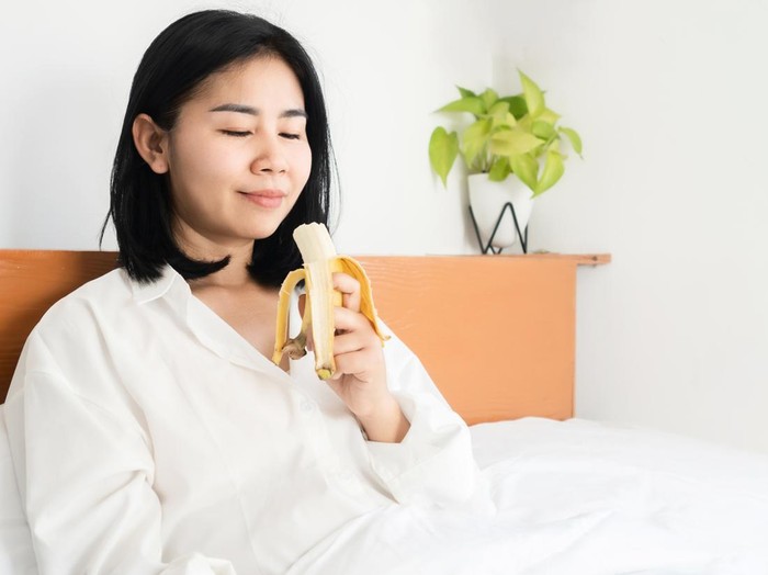 Ilustrasi Makan Pisang