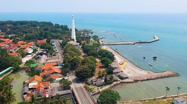 Ilustrasi Pantai Anyer-Cinangka