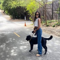 Wanita asal Swiss itu pertama kali ketahuan dekat dengan Brad Pitt saat menghadiri acara ulang tahun sang aktor ke-59 pada 18 Desember 2022. Foto: Instagram