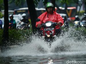 5 Jalan di Jakarta Tergenang, Tertinggi Capai 40 Cm