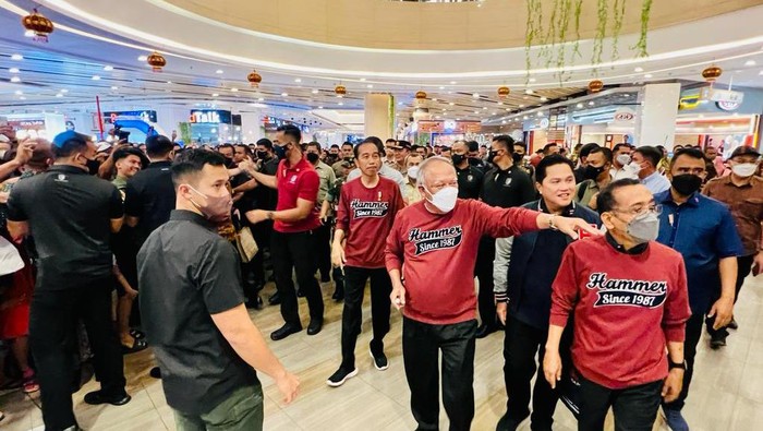 Jokowi Ngemal Bareng Para Menteri Jokowi Ngemal Bareng Para Menteri