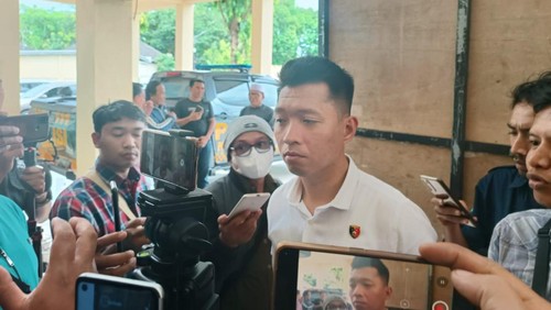 Kasatreskrim Polres Lombok Tengah Iptu Redho Rizki Pratama saat diminta keterangan terkait hukum ketiga pelaku pembunuhan berencana.