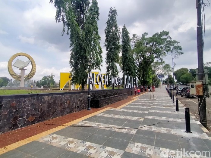 Kondisi Aun-alun Kajen, Pekalongan, usai dilakukan rehabilitasi tahap pertama, Rabu (4/1/2023).