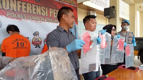 Konferensi pers pembunuhan istri tewa tergantung, FS (19), di Mapolres Lombok Tengah, NTB, Rabu (4/1/2023).