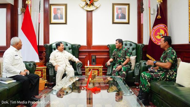 Menhan Prabowo menerima kunjungan KSAL Laksamana Muhammad Ali di kantor Kemanhan, Rabu (4/1/2023).