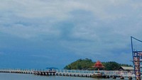 Pantai Cerocok.