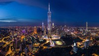 Terletak di Kuala Lumpur, Malaysia, gedung pencakar langit ini memiliki tinggi 679 meter dan, seperti namanya, memiliki 118 lantai. Dibangun sebagai simbol kemerdekaan Malaysia, dan tampaknya dirancang agar terlihat seperti Perdana Menteri Malaysia pertama yang mendeklarasikan kemerdekaan pada tahun 1957. Tingginya sama dengan tujuh Patung Liberty (Foto: PNB Merdeka Ventures Sdn. Bhd)