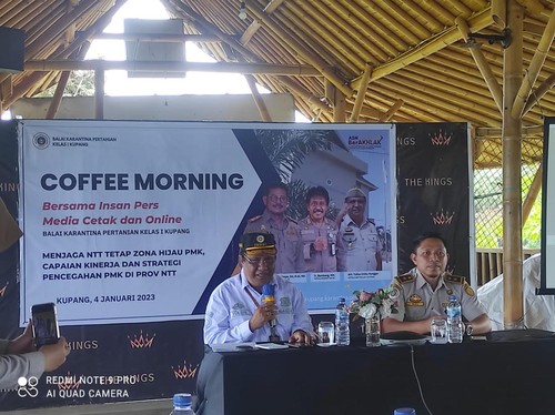 Kepala Balai Karantina Kelas I Kupang Yulius Umbu Hunggar saat menyampaikan materi coffe morning di Kupang, NTT.