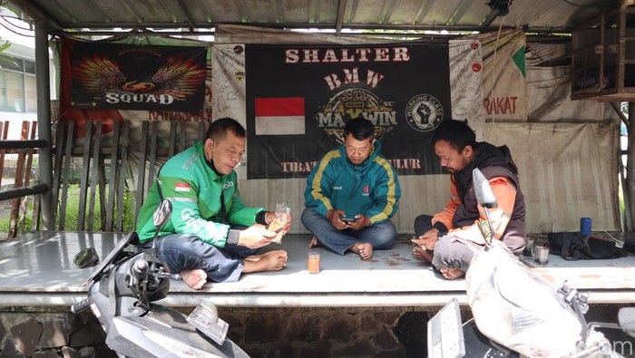 Pangkalan ojek di Bekamin Bandung.