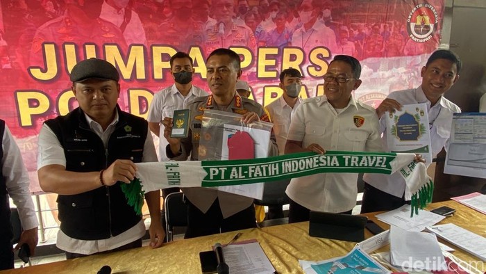 Polisi ungkap kasus penipuan calon jemaah haji furoda.