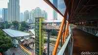 Kepala Dinas Bina Marga DKI Jakarta Hari Nugroho menjelaskan, Skywalk Kebayoran Lama belum dioperasikan lantaran Halte Pasar Kebayoran masih dalam proses revitalisasi. 