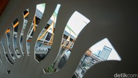 Pembangunan skywalk ini merupakan salah satu langkah Pemerintah DKI untuk membangun sistem transportasi yang terintegrasi.