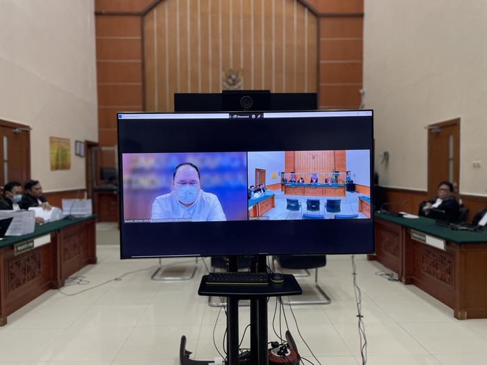 Sidang Henry Surya di PN Jakbar