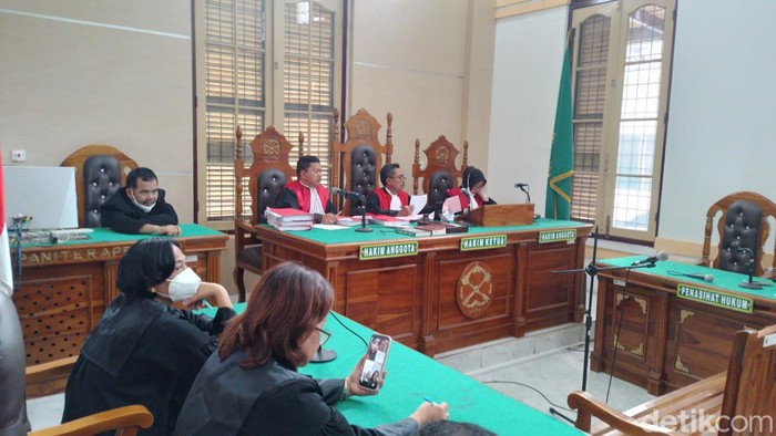 Sidang tiga sekawan kurir narkoba di PN Medan.