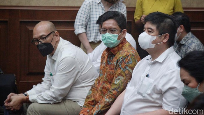 Sidang Vonis Mafia Minyak Goreng di PN Jakpus Sidang vonis mafia minyak goreng digelar hari ini di PN Jakpus. Kasus ini menyeret lima orag tersangka.