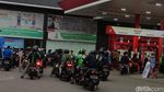 Potret SPBU Pertamina Diserbu Warga usai Harga Pertamax Turun