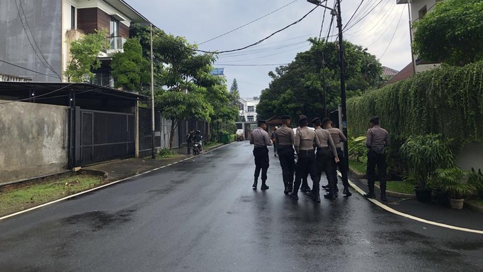 Suasana di rumah pribadi Sambo jelang kedatangan hakim PN Jaksel (Hanafi-detikcom)